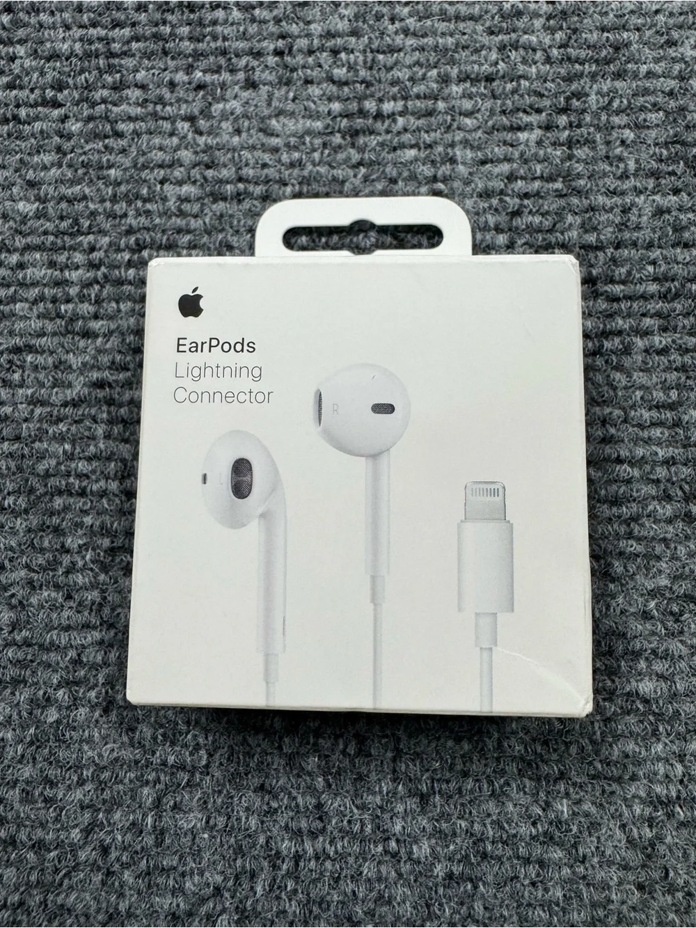 Apple EarPods Lightning Connector - White Earbuds